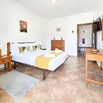 Rocha Ochre Haven Apartament *